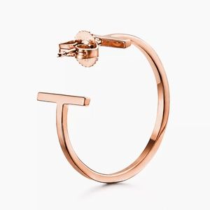 Tiffany & Company - T Hoop Earrings in 18k Rose Gold